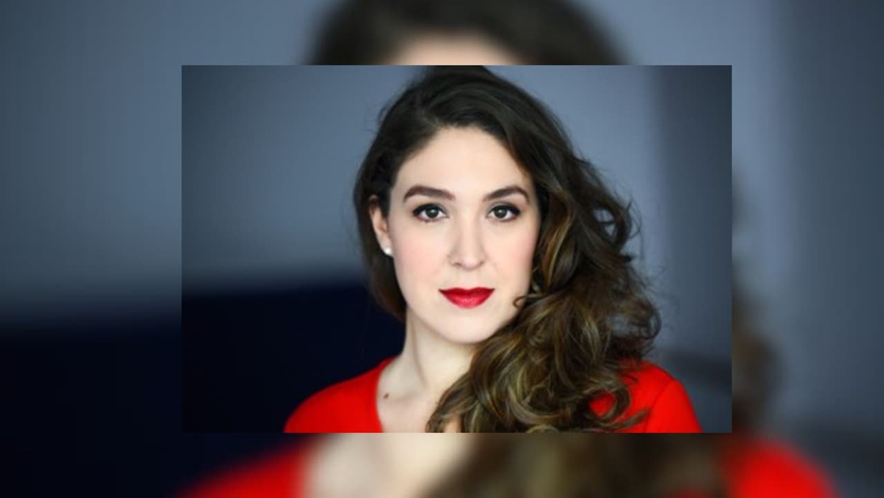 <b>"Nunca sabes lo fuerte que eres, hasta que ser fuerte es tu única opción". - </b>Natalie Rose Havens
<br>