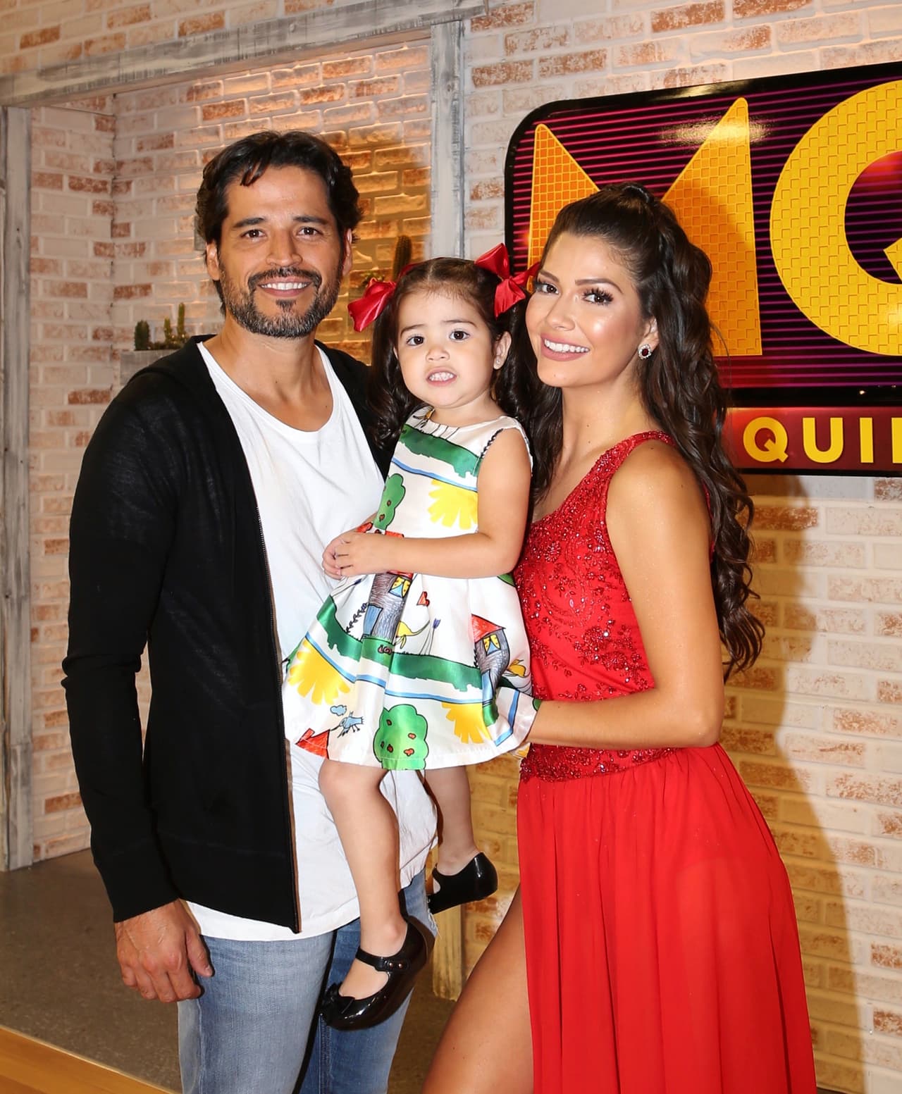 Nos encanta ver a Ana Patricia tan feliz, acompañada de su familia y orgullosa de sus progresos en Mira Quién Baila.