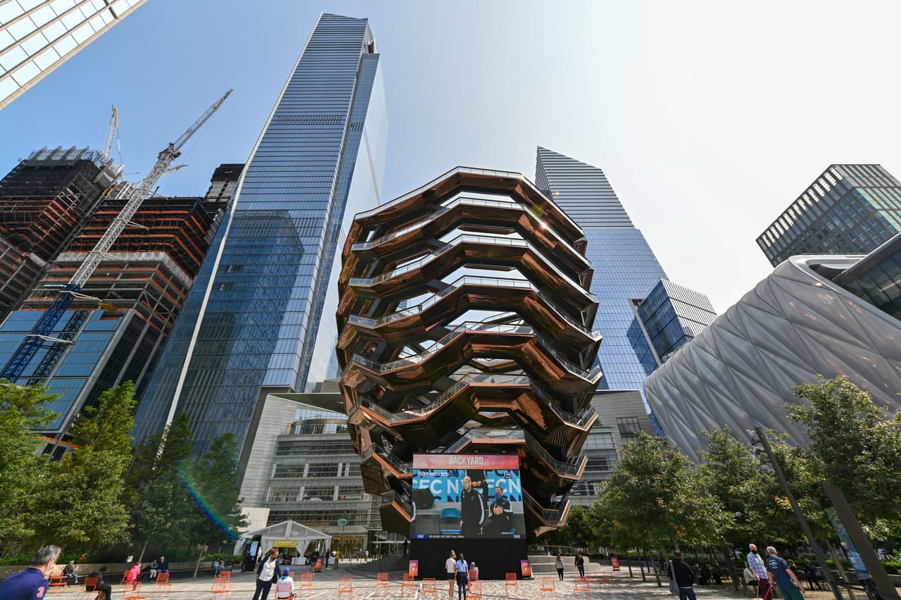 Te podría interesar: 
<b><a href="https://www.univision.com/noticias/trending/vessel-la-gigantesca-escalera-de-acero-que-va-a-ninguna-parte-y-quiere-convertirse-en-el-nuevo-icono-de-ny-fotos">'Vessel': la gigantesca escalera de acero que "va a ninguna parte" y quiere convertirse en el nuevo ícono de NY </a></b>