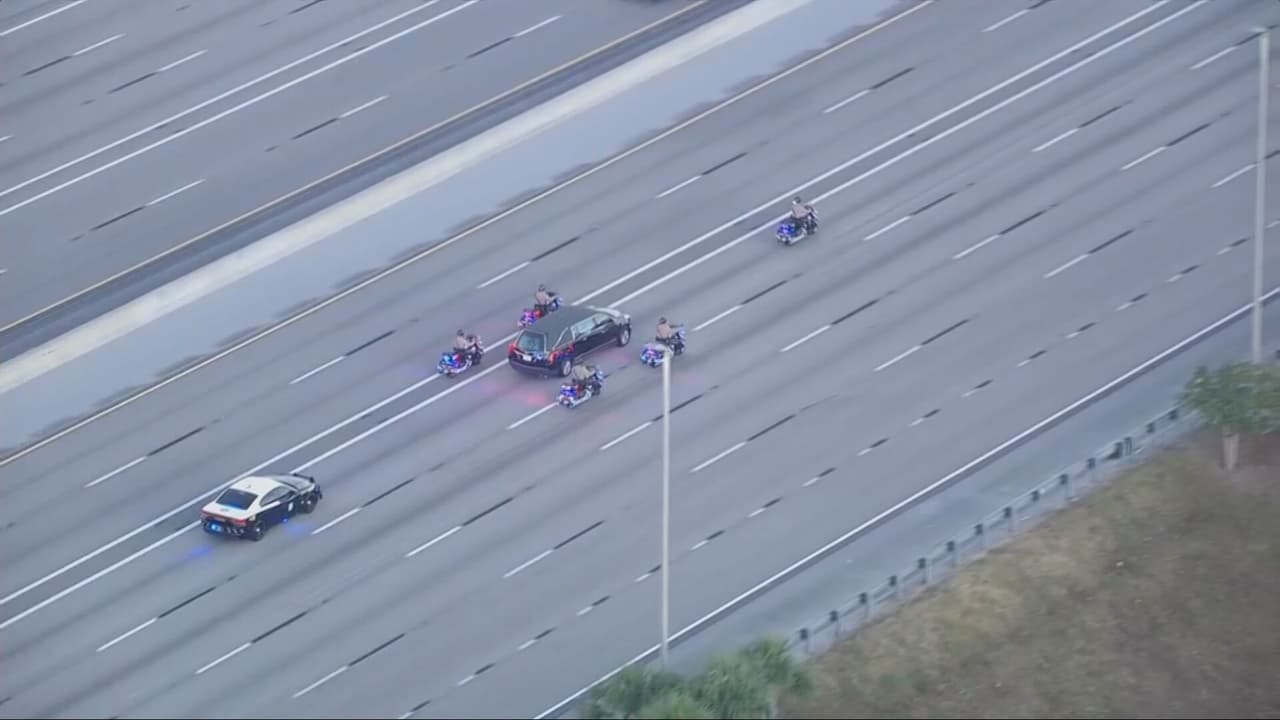 Inicia el cortejo fúnebre del oficial del sheriff de Miami-Dade, Devin Jaramillo