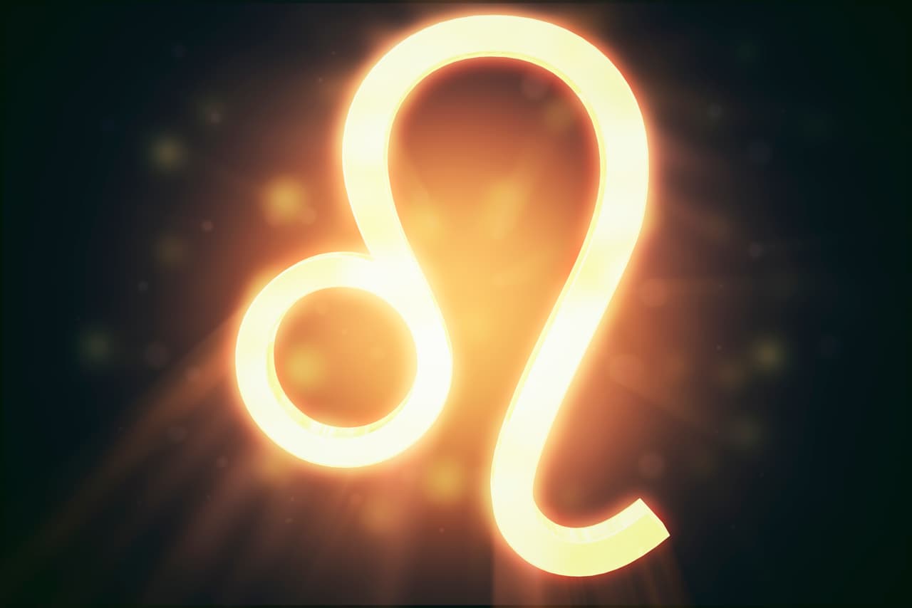 <b>Leo</b>
<br>
<b>Signo de fuego</b>
<br>
<b>Tu regente es el Sol y riges la casa 5 del zodíaco</b>
<br>
<br>Muy compatible con Libra, Sagitario y Acuario
<br>Compatible de forma aceptable con Aries, Géminis, Cáncer, Leo
<br>Poco compatible con Tauro, Escorpión y Capricornio
<br>Incompatible con Virgo y Piscis según su Ascendente