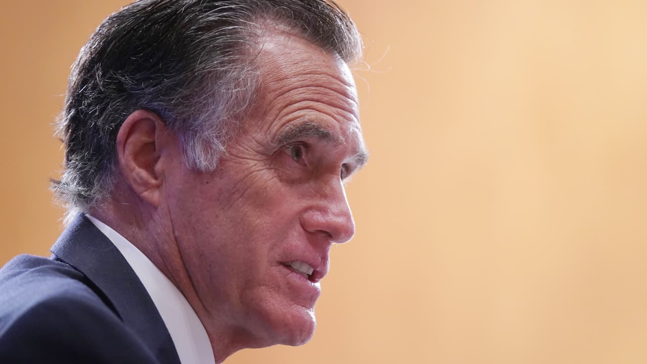 Mitt Romney fue abucheado por los delegados de la convención republicana de Utah