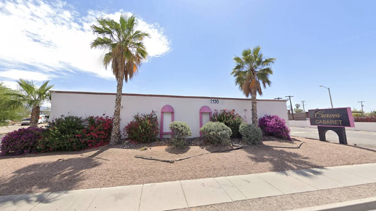 Cierran ‘Curves Cabaret’ en Tucson por violar reglas de reapertura