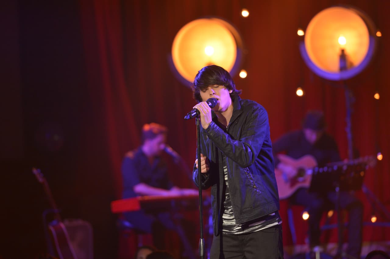 Christopher enamoró a las chicas con su look y convenció a los jueces con su voz.