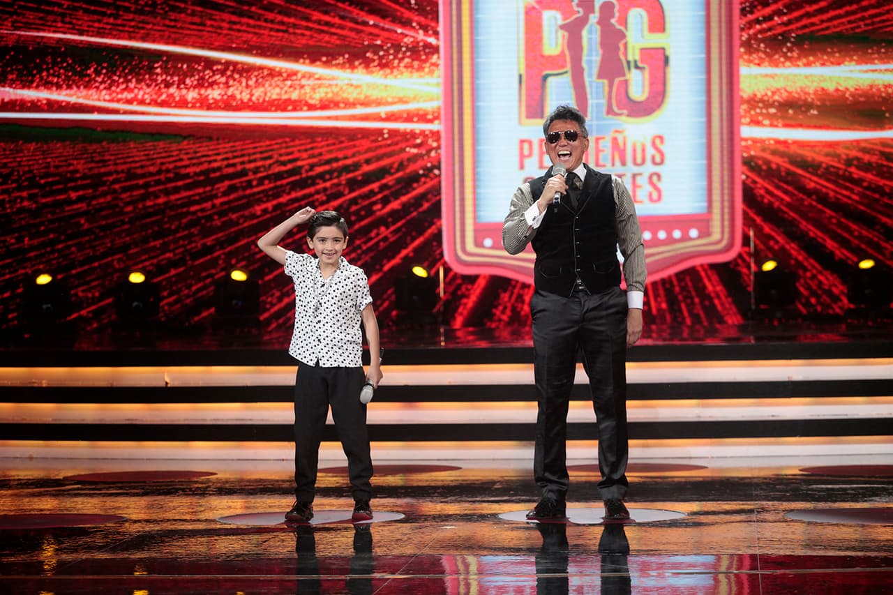 Kenneth fue el cantante elegido para interpretar una canción de Luis Miguel.