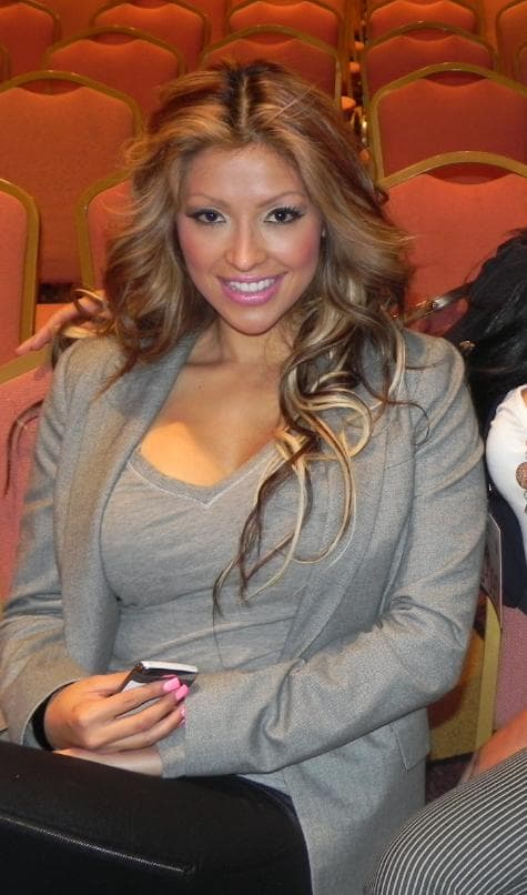 En el 2011 se dio a conocer por su fuerte personalidad y su trabajo como corredora de bolsa en Nueva York. La ecuatoriana de 29 años viene con más experiencia laboral, madurez y ganas de compartir su historia y servir de inspiración a personas que quieren salir adelante. Diana está ‘ready’ para competir en NBL VIP.