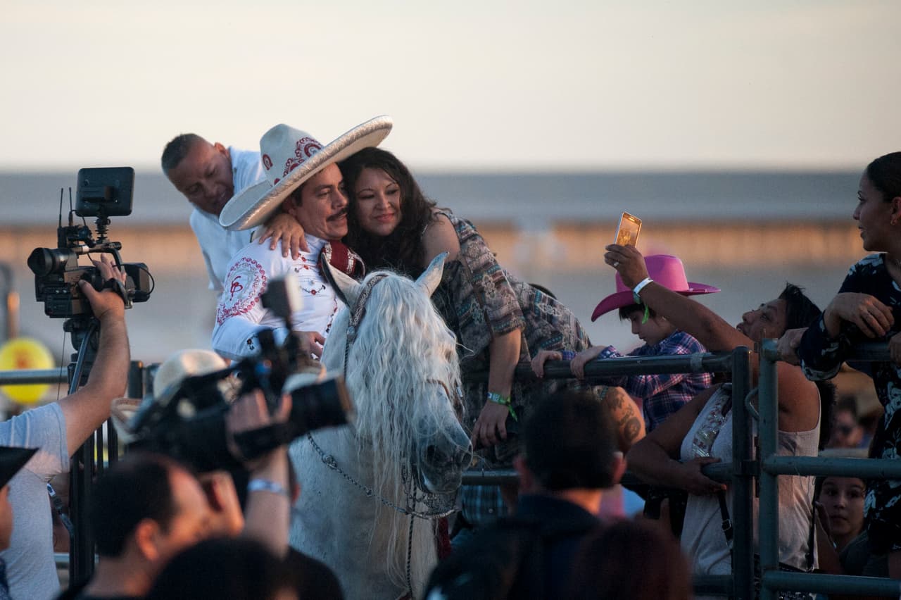 7 escenarios y mas de 50 artistas en 3 dias fueron los ingredientes para PuebloFest el 17 al 19 de marzo donde llegaron personas para disfrutar de todo el estado de California.