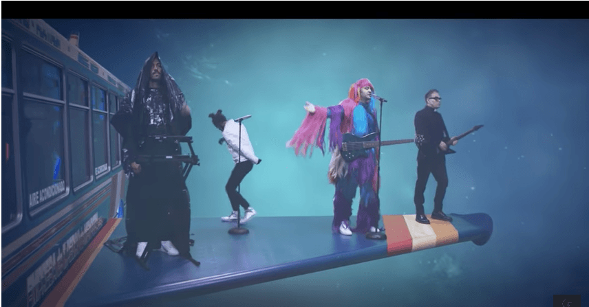 El video del primer sencillo, “Futuro”, fue dirigido por Diego Tucci y el vocalista del grupo, Rubén Albarrán.