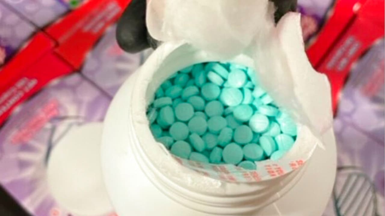 Mujer de Santa Rosa arrestada tras causar sobredosis en su hijo de 1 año