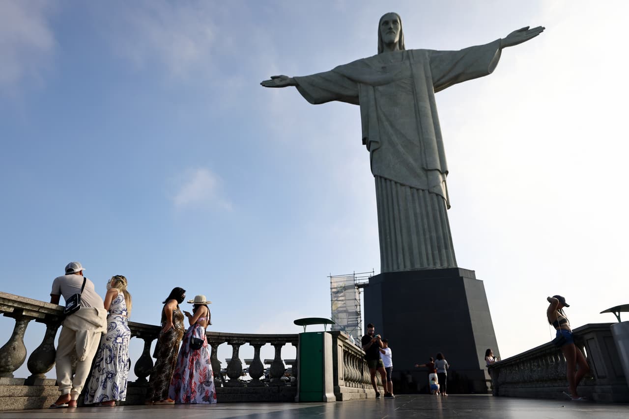 <b>Categoría 4: Brasil</b>
<br>Los CDC 
<a href="https://wwwnc.cdc.gov/travel/notices/covid-4/coronavirus-brazil" target="_blank">han mantenido en la máxima categoría</a>, 
<b>la categoría cuatro</b>, a Brasil, el segundo país del mundo con el mayor índice de muertos: al menos ha tenido 474,000 fallecimientos.