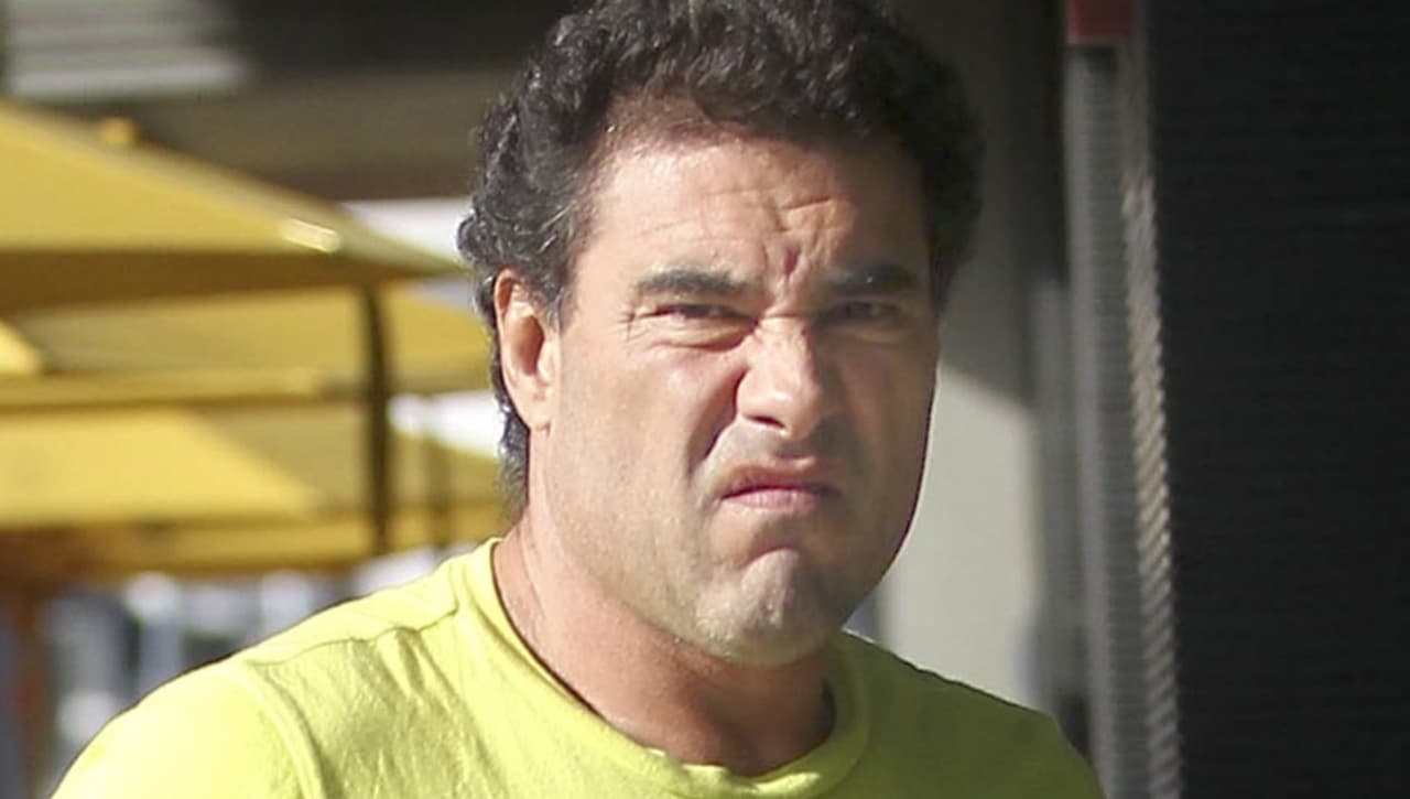 Eduardo Yáñez responde con una cachetada la pregunta del reportero de El Gordo y la Flaca