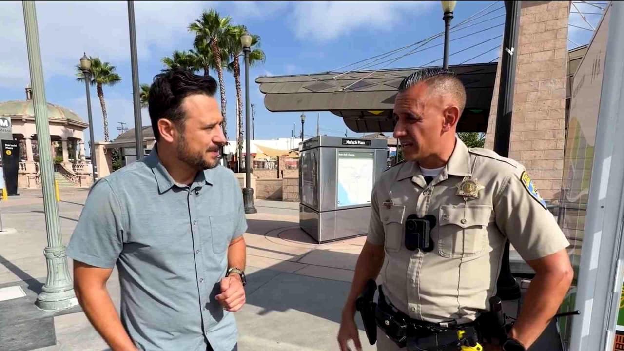Roberto Gómez, nació al sur de California e hijo de migrantes, conecta con la comunidad siendo bilingue