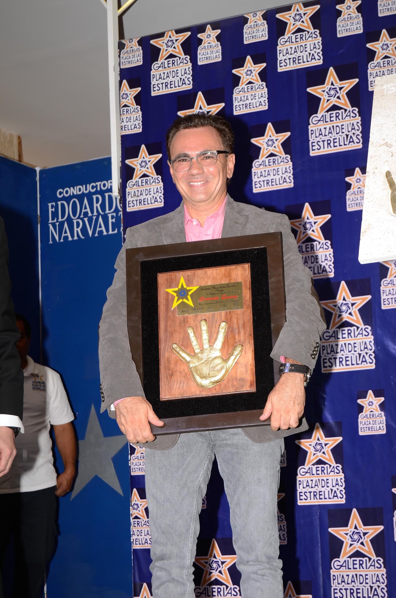 Aunque ahora la posibilidad de que Frida encarne el papel de Elena Tejeros estaría sobre la mesa, el productor comentó que su deseo es que 
<b><a href="https://www.univision.com/entretenimiento/celebridades/susana-gonzalez-prefiere-llevar-la-fiesta-en-paz-con-niurka-marcos" target="_blank">Susana González repita su participación</a></b> en la obra.