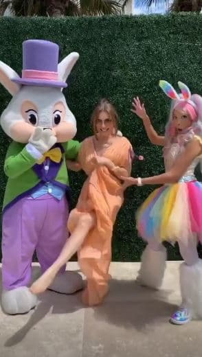 En sus historias de Instagram, 
<b><a href="https://www.univision.com/famosos/thalia-demuestra-que-extrana-a-las-marias-tanto-como-nosotros-fotos">la protagonista de 'María la del barrio'</a></b> hizo del dominio público un par de 'boomerangs'.