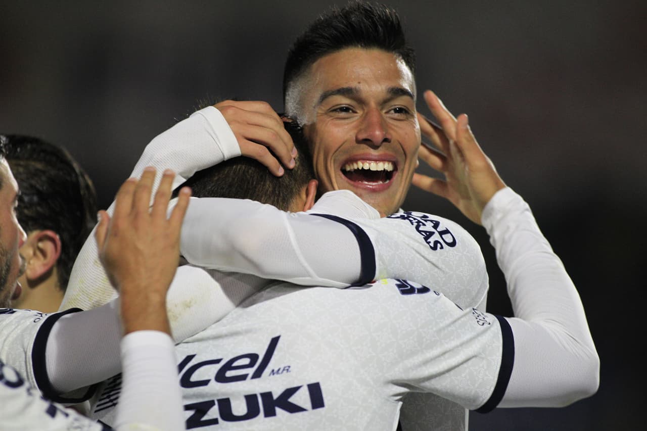 Favio Álvarez se estrenó con los universitarios tras lograr el 3-2 al 48' sobre los Bravos pero no alcanzó para la victoria de su equipo.