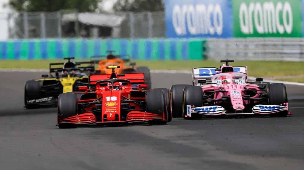 'Checo' Pérez había logrado la cuarta posición en la calificación del sábado, pero al comienzo de la competencia se vio superado al bajar al séptimo sitio y por momentos estuvo hasta en la posición 10.