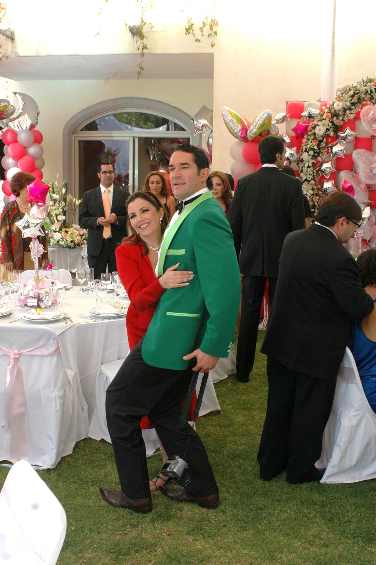 Juan Domínguez conquistará a todos con su gran personalidad y carisma.