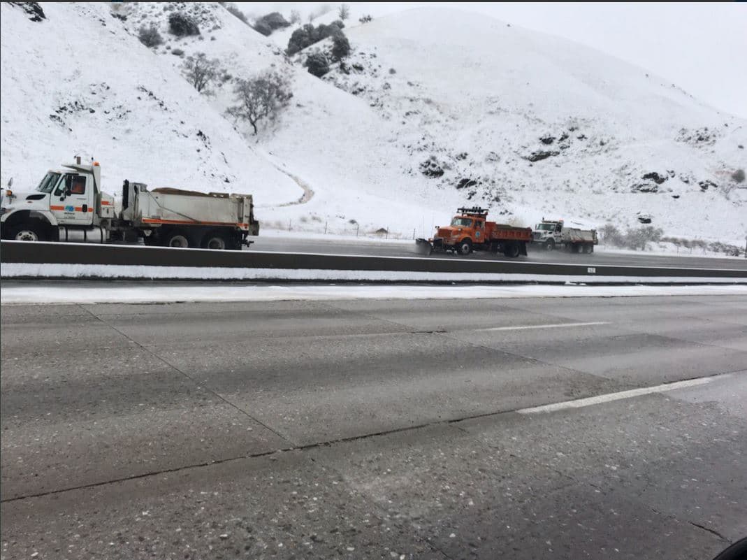 La Ruta Estatal 33 también estará cerrada en ambas direcciones desde Wheeler George hasta la Ruta Estatal 166 y por último, la Ruta Estatal 39 también estará cerrada en ambas direcciones por 2 millas al norte de Cristal Lake Road hasta la Ruta Estatal 2.