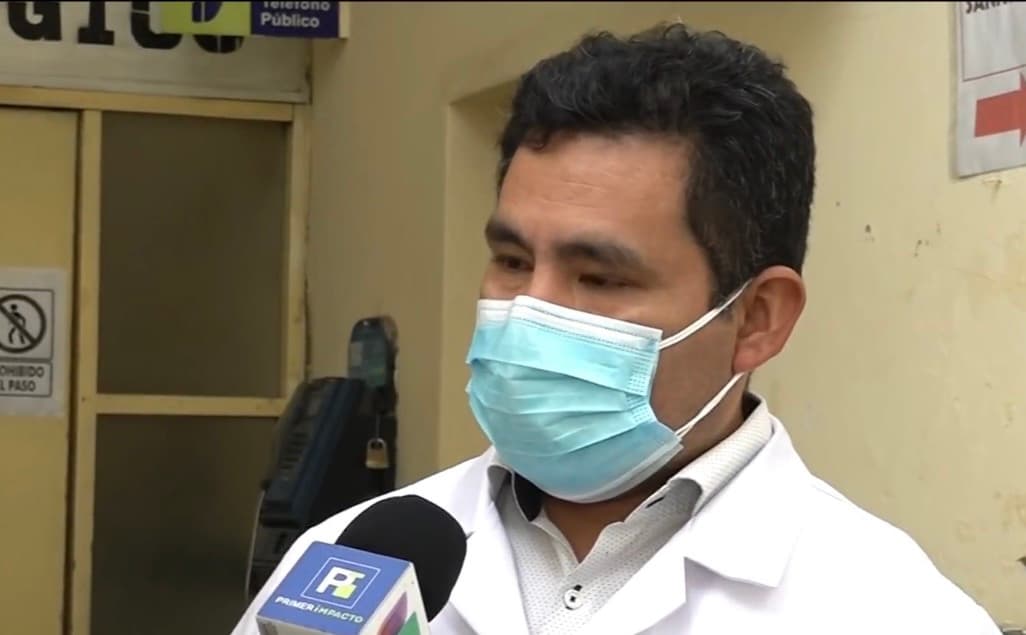 La tensión por la primera operación de este tipo en Arequipa fue tal que el neurocirujano encargado, Javier Espinoza,
<b>tuvo que prepararse física y mentalmente para el reto.</b> “Hice mucho ejercicio para no caer ante la ansiedad”, dice el médico.
<br>