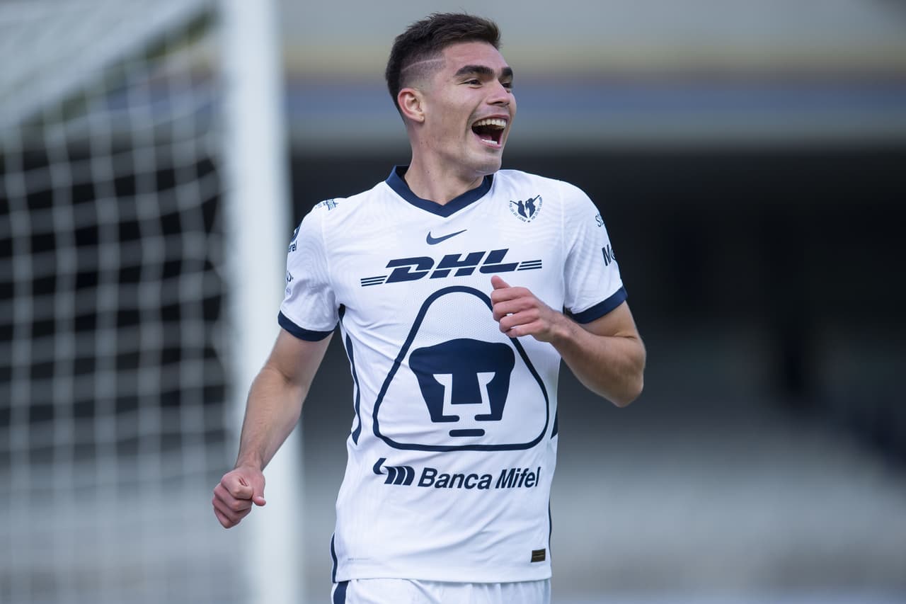 El tercero de Pumas llegó por un rebote en tiro de esquina.