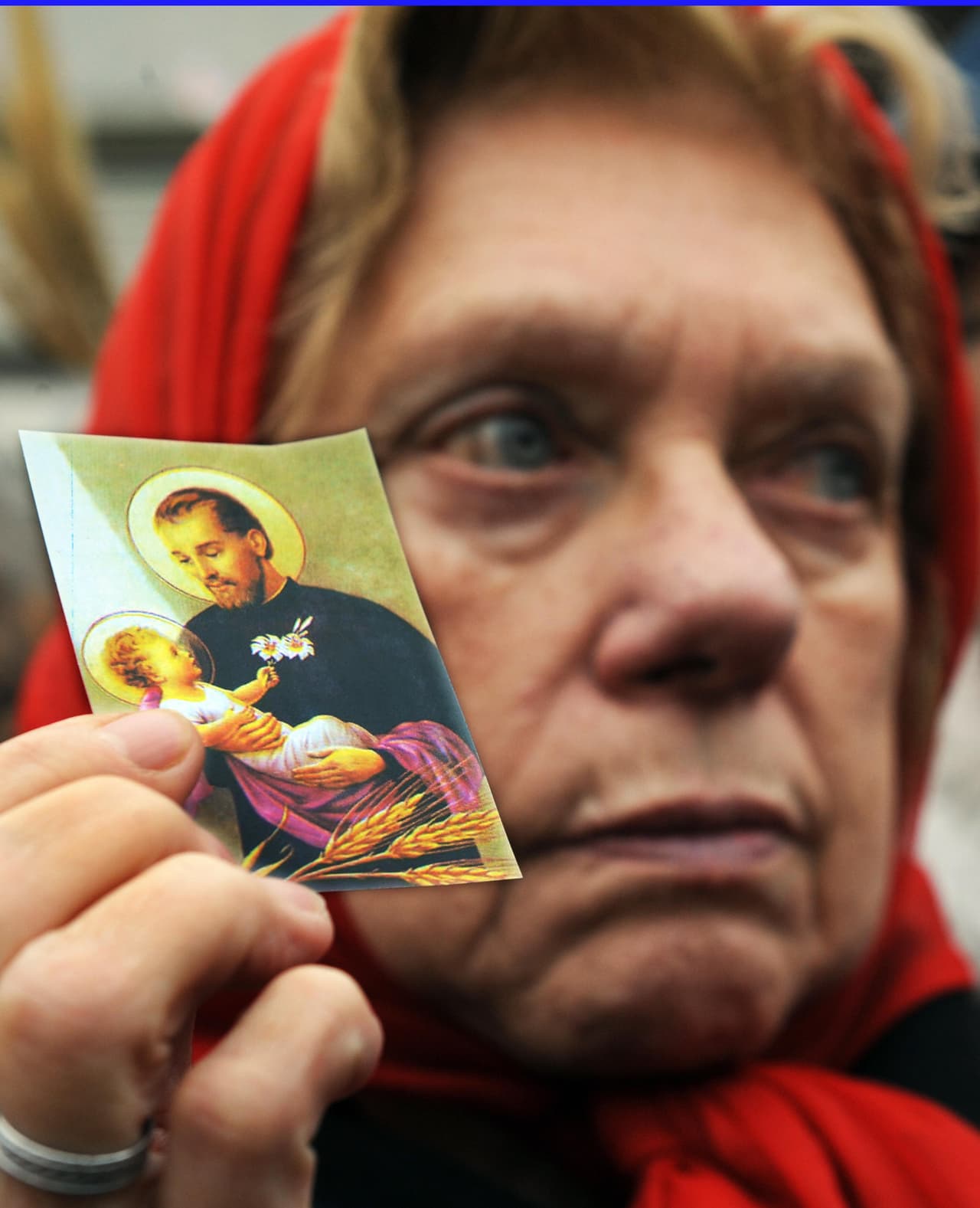 Su padre fue un militar quien falleció en batalla defendiendo la ciudad contra un ejército enemigo. Fue su madre quien se encargó de criarlo y pudo enviarlo a estudiar a la Universidad de Padua, donde obtuvo dos doctorados en derecho, tanto civil como canónico.