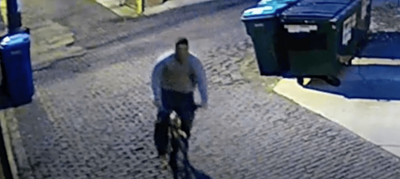 Este es otro hombre buscado como sospechoso de haber atacado a dos mujeres, una de ellas fue asaltada sexualmente tras empujarla al piso.