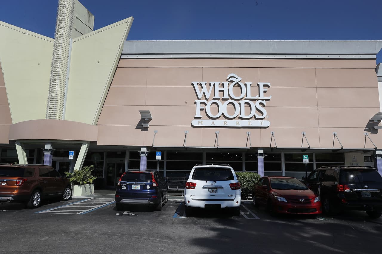 <b>Whole Foods</b>
<br>Muchas tiendas abrirán con horarios modificados de Thanksgiving (jueves 23 de noviembre), pero abrirá en Black Friday (viernes 24 de noviembre).