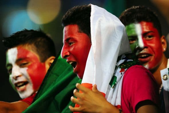 Una bandera mexicana: Ya sea insertada en alguna playera, en una mochila o en lo alto, cuando un mexicano ve una bandera mexicana el corazón le late un poco más rápido.