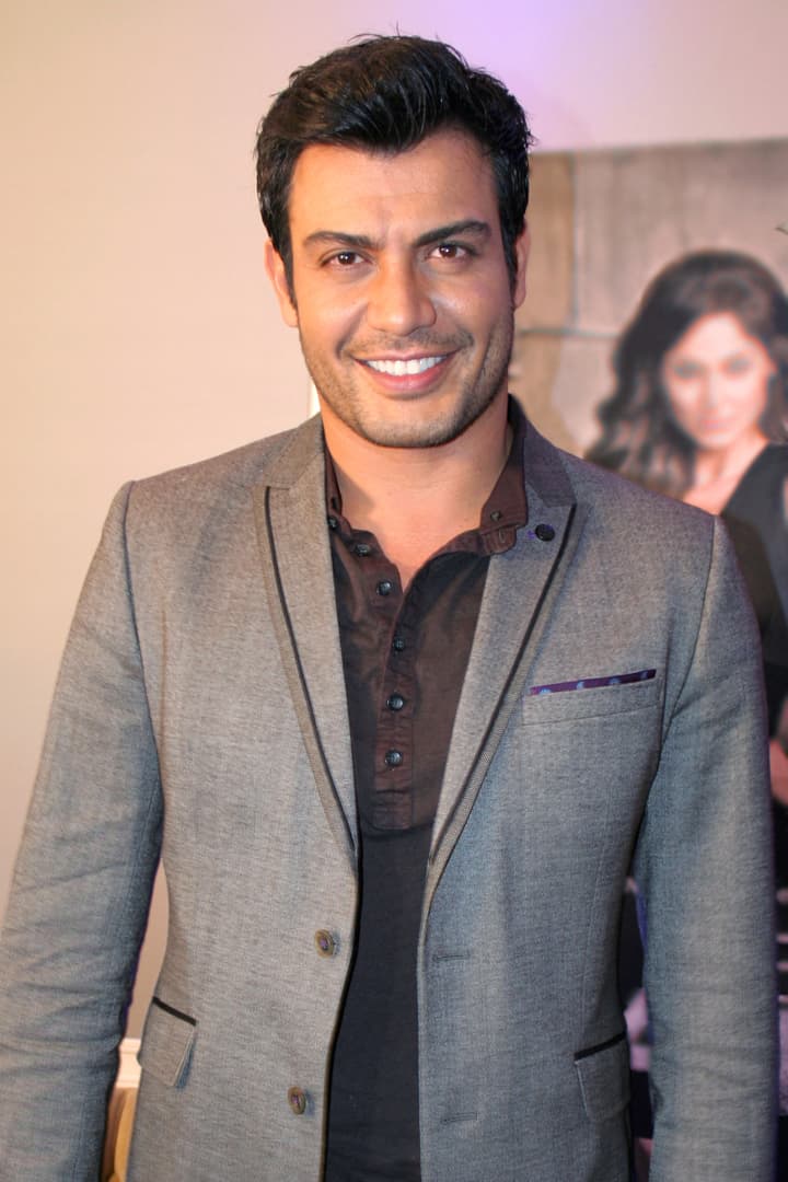 Este histrión se ganó el cariño de sus fans en melodramas como "Amor en Custodia", "Eternamente Tuya", "Vidas Robadas" y "Cielo Rojo".