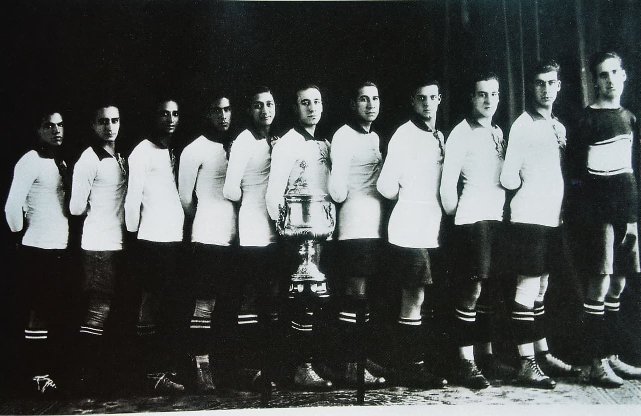 En la temporada 1924-1925 las Águilas obtuvieron su primer campeonato en la historia. Dicha temporada ocurrió en la era amateur conocido en aquél entonces como Campeonato de Primera de la FMF.