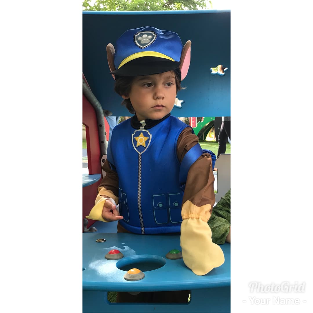En su tercer cumpleaños tuvo una fiesta con la temática de ‘Paw Patrol’, una de sus caricaturas favoritas. Disfrazado del cachorro ‘Chase’, de la mencionada serie infantil, sopló a la velita del pastel.
<br>