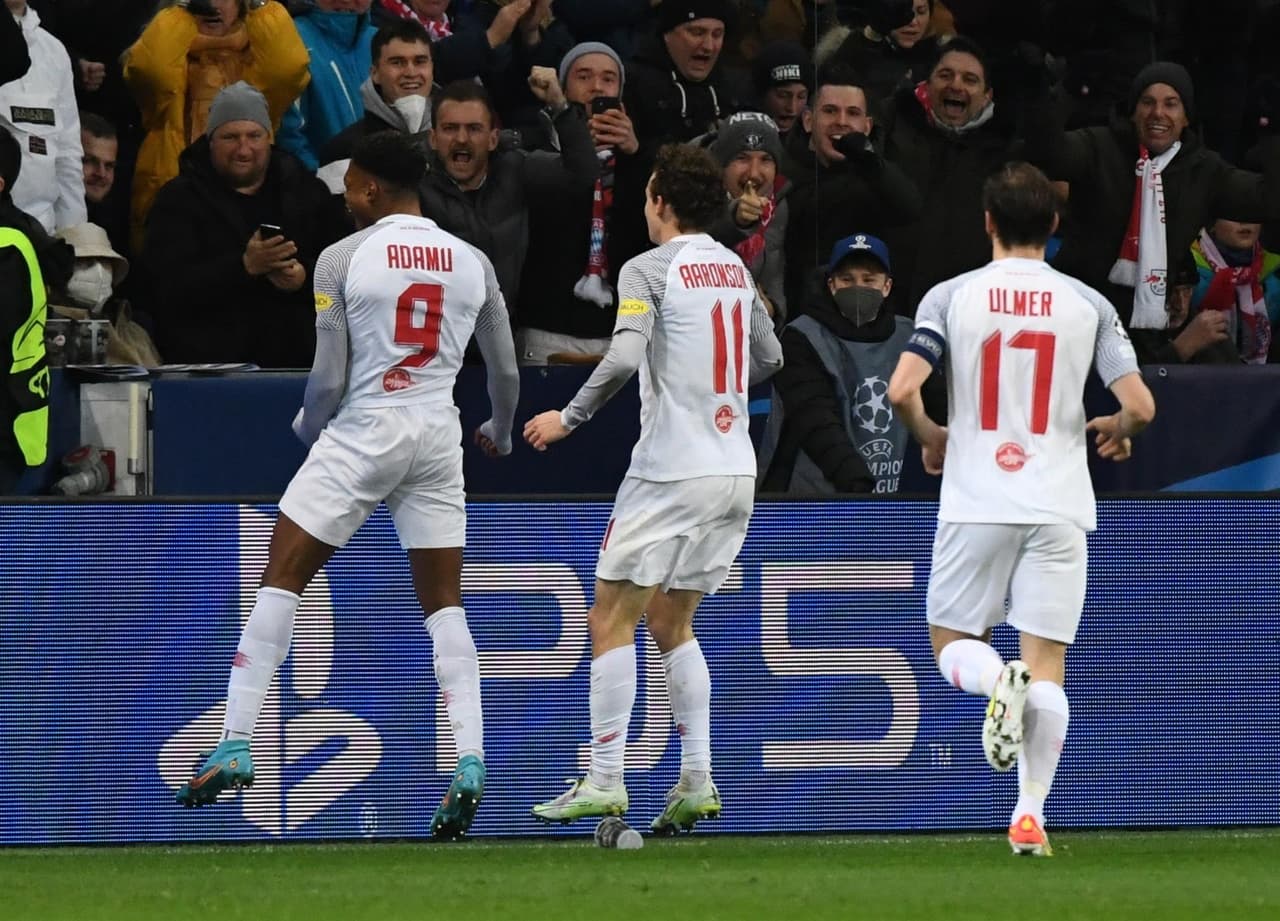 Bayern Munich rescata empate ante Red Bull Salzburg durante el partido de ida de Octavos de Final en la UEFA Champions League. Adamu abrió el marcador al minuto 21', pero fue ya en el minuto 90', casi al final del encuentro cuando Kingsley Coman hizo el gol del empate. Todo se definira en el partido de vuelta.