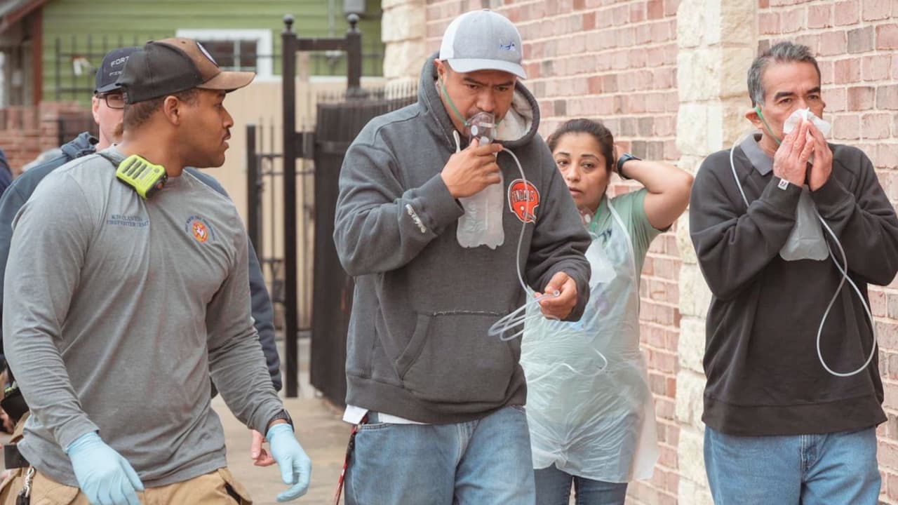 Este acontecimiento sirve como un recordatorio sobre la importancia de la seguridad:
<b>La instalación de detectores de monóxido de carbono,</b> la necesidad de
<b>cambiar las pilas de estos dispositivos dos veces al año</b>, al igual que los detectores de humo, y verificar su funcionamiento mensualmente se vuelve evidente en la prevención de tragedias similares.