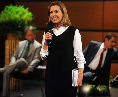 Noemí SanínEsta abogada va por su tercer intento de alcanzar la presidencia. Es la candidata del Partido Conservador. Su vida pública inició en el Ministerio de Comunicaciones del conservador Belisario Betancur. Fue luego canciller en el gobierno del liberal César Gaviria y ha sido embajadora en Venezuela, España y el Reino Unido. Las encuestas la mantienen como tercera en las intenciones de voto, con un nueve por ciento.