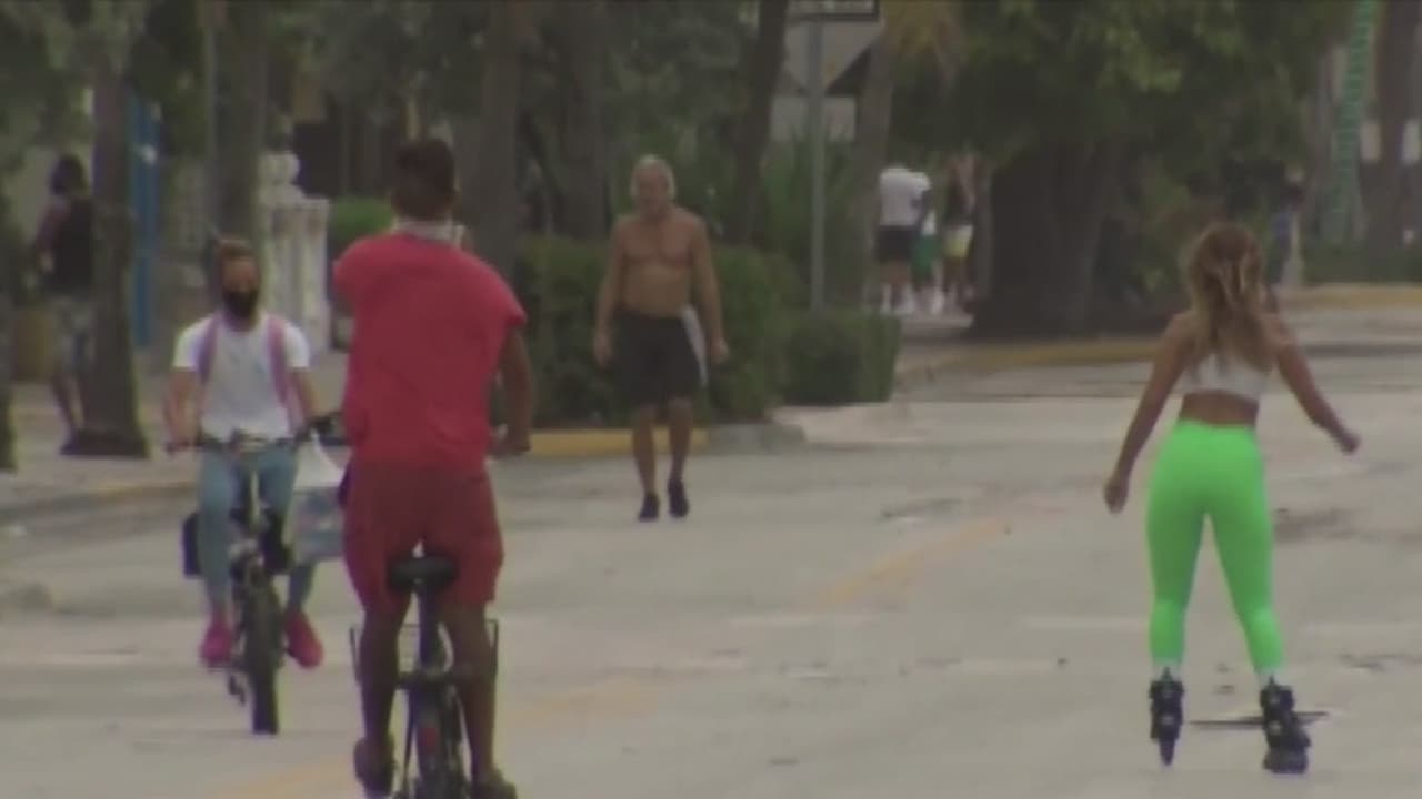 “No sabíamos nada”: turistas en Miami Beach llegaron a la playa ignorando que se acercaba el huracán 