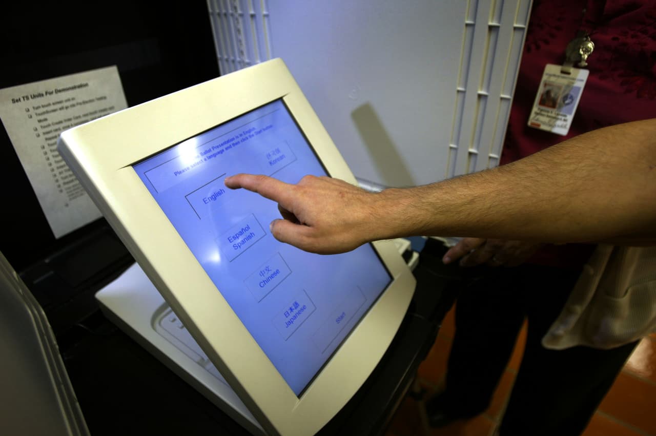 <a href="https://nam04.safelinks.protection.outlook.com/?url=https%3A%2F%2Fu7061146.ct.sendgrid.net%2Fls%2Fclick%3Fupn%3Dmpkt3et7aBhE1y7FXZskzhL4wDKbdcX-2FL-2BAhpHlj-2Fofn9pqU8wZjLkF4qTcRMiJCtrsrm8L242zCkyAjxPecRwAUMMnD5jcAuMd43q7y-2FhOljaQB2BZfAUv7gEv2tvUdziPz7vYYZxCAY6nRDsuYmw-3D-3DvA7b_bCw6Pu-2F0AED53q04SgIGJHjAHzBcqmq84bRYZNLUEbq2tn6Zr-2Fo-2B8Gt277d9L1e7G-2FaSwWoER1o8psg7Gbvf5SQxugAAra9z-2B3rSZN08oxJ72e1pSX0Y272zJbl3CAfo9I2cmKwO4FII7M0bq-2BeqevPnWgdj5JqHkVWVd9STXcKV9Ljt9cLsLsThT8EOlB94shrd3eNRCD-2BvFssNyUeQ5mXwC1FcioMkRudxM0U3xYq208dT7Yp3e-2BgstK8-2BgUIWYwk0ofN0KX3hNV2MGaETwwO-2BPzdv97-2FajLFI01OnYnRfo-2BrlQw7CVpf52t0CevkrWofAmq4ohydryPGP4eJ-2B0l50gmDli5ZUA5aBJ8Bd-2FZCe5xEiSwJrtekfLr1d-2BA-2FX&data=02%7C01%7Cjviloriabujosa%40univision.net%7C40d8acbe515d4823175108d86f6f8b34%7C91ff98f7aa664cf39617b5c4f409c51d%7C0%7C0%7C637381872237124244&sdata=pPTeW7%2B5AaTLU0IaP7MYGphxZxAfYIi8TcmZ9jTStnY%3D&reserved=0">Apex Community Center</a>, 53 Hunter Street, Apex