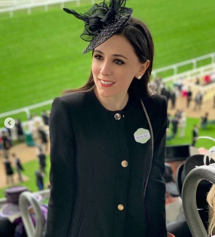 Cuando se anunció el compromiso, la boda se programó para julio en el palacio de Westminster de Londres. 
<br>