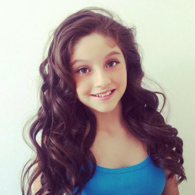 De marzo de 2016 a agosto de 2018 realizó el papel de Luna Valente en la serie original de Disney Channel, que logró grabar tres temporadas que en total sumaron 220 capítulos.