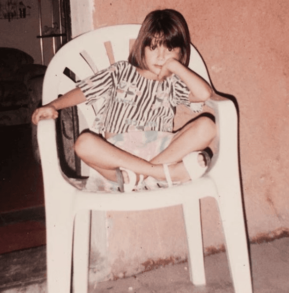 Su niñez fue muy feliz, rodeada del amor de sus padres y de sus hermanas en su México lindo y querido.