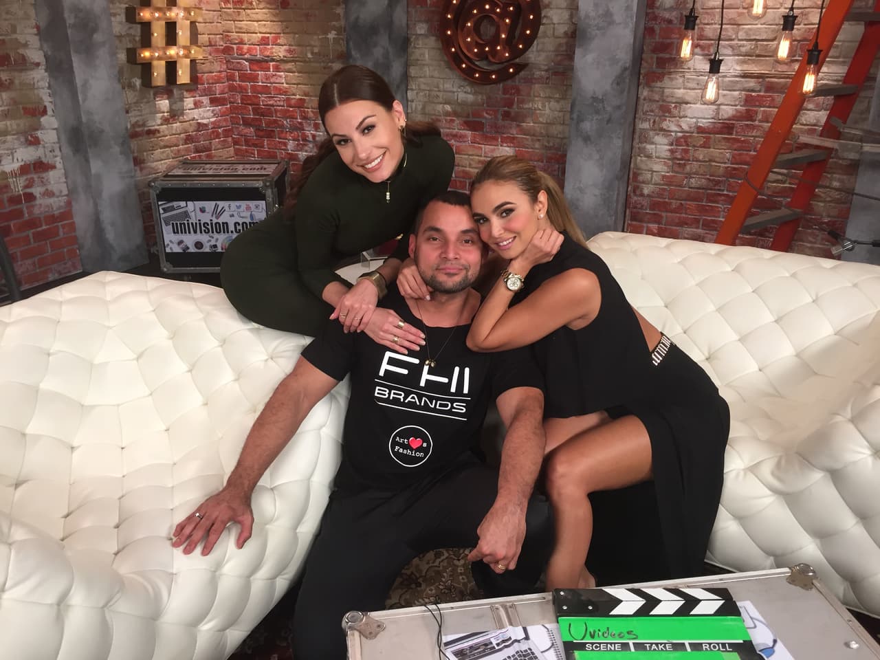 Nuestras bellas presentadoras no pararon de sorprendernos.