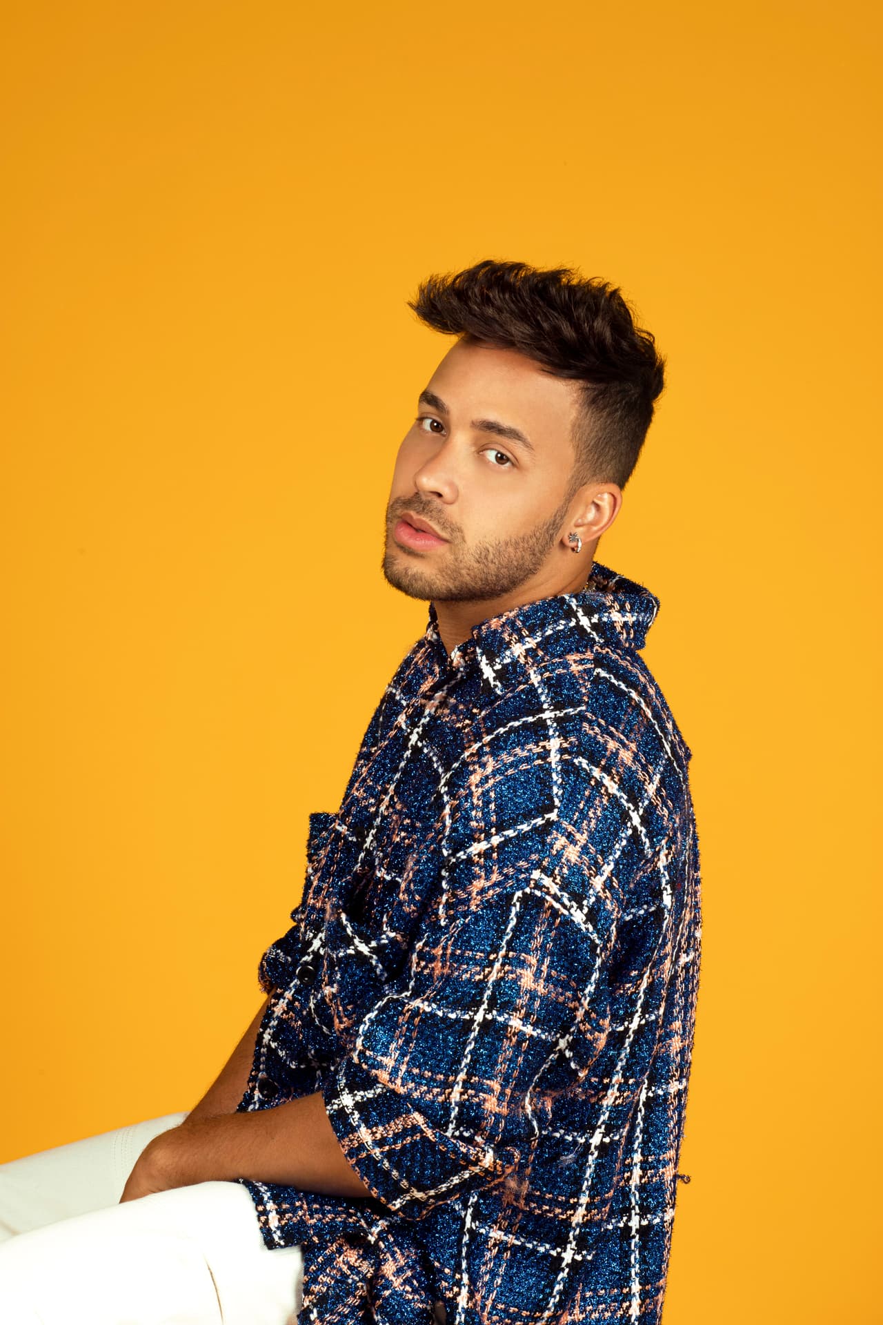 Prince Royce es uno de los elegidos como conductor de los 
<b><a href="https://www.univision.com/shows/premios-juventud">Premios Juventud 2022</a></b>, que se celebrarán en el Coliseo José Miguel Agrelot de Puerto Rico, el 
<b><a href="https://www.univision.com/shows/premios-juventud/cuando-son-premios-juventud-2022">próximo jueves 21 de julio</a></b>.