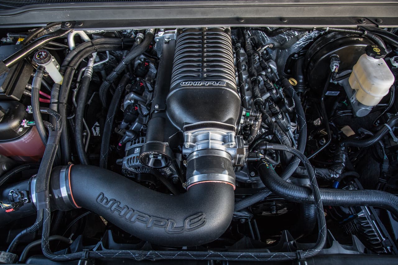 Comparado con la potencia que ofrece el modelo original (420 HP) esta versión de Hennessey recibió un incremento de casi el doble de potencia con 805 caballos de fuerza y un torque de 812 lb-pie de torque. Logra el 0 a 60 mph en 3.7 segundos. Precio estimado en 125,000 dólares.