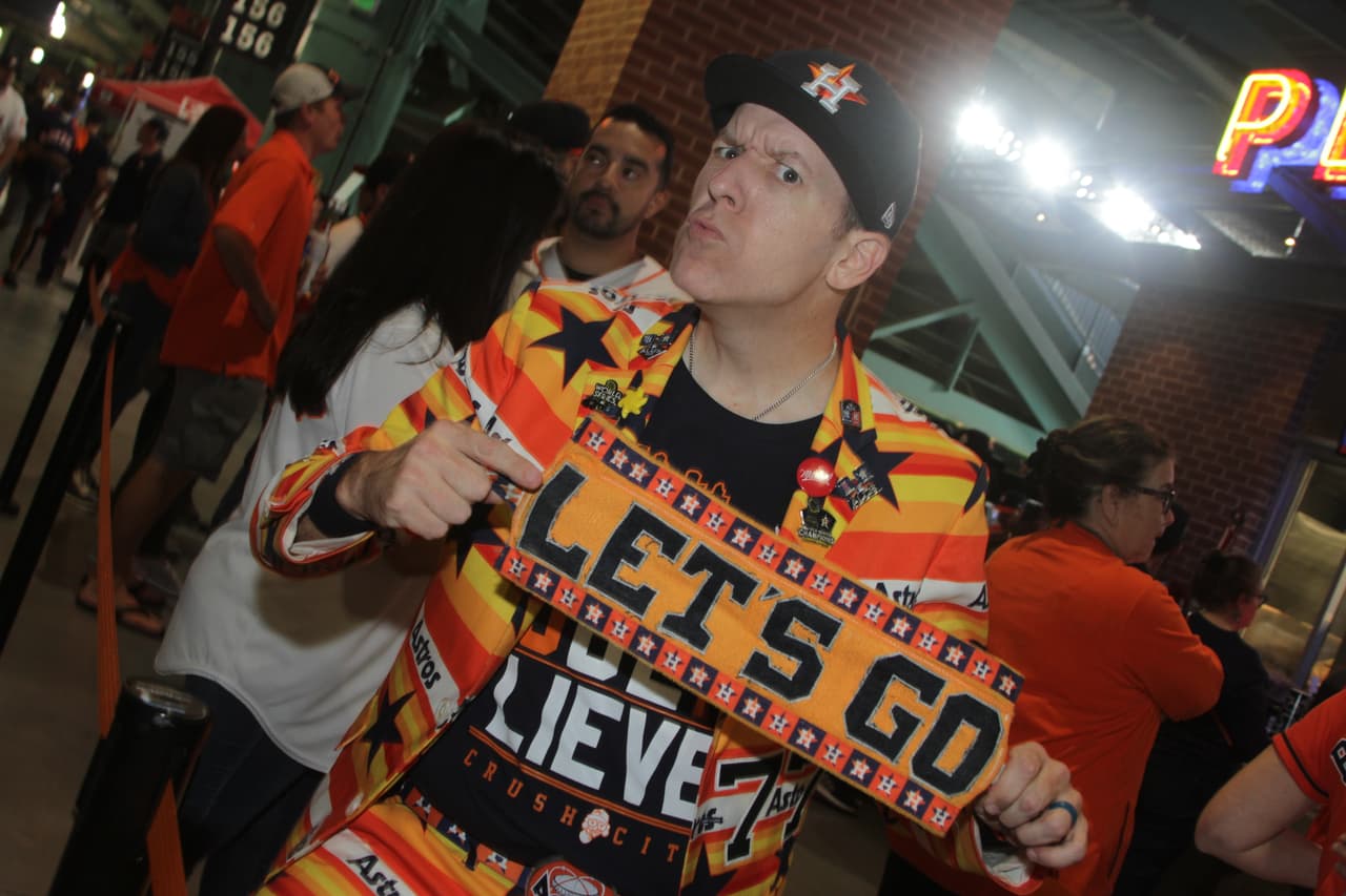 Así se vive el ambiente en Houston para recibir el Juego 6 de la Serie Mundial entre Astros y Nationals.