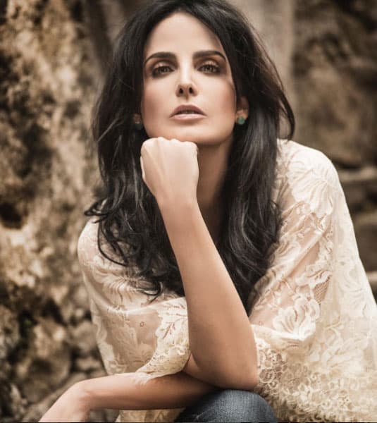 Además sus ojos color claro son un plus para los caballeros.