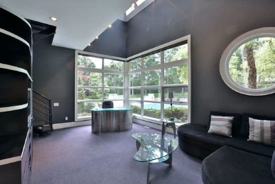 El mercado inmobiliario mundial promueve dos mansiones que alguna vez fueron propiedad de Prince.