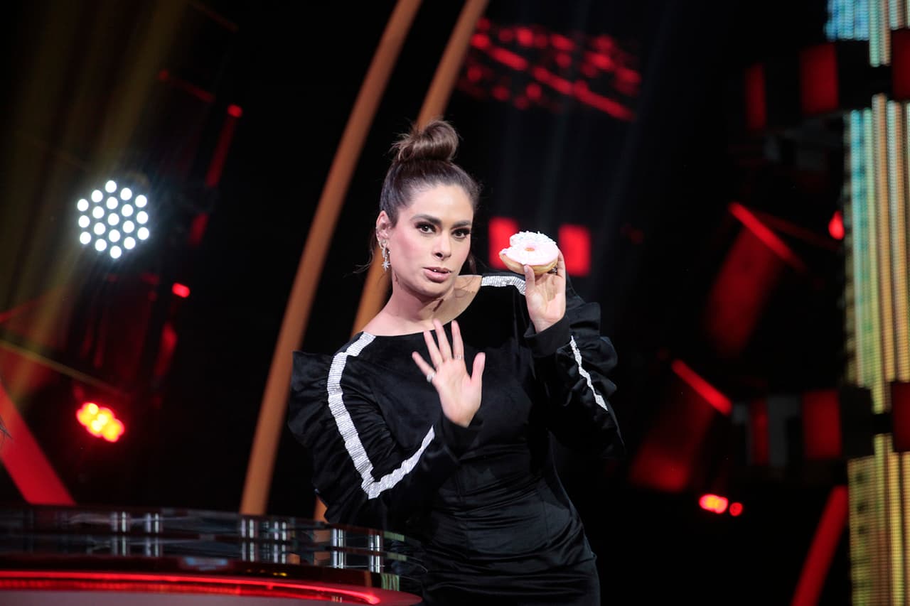 Galilea Montijo cometió un pecado capital: cayó en la gula en pleno programa de Pequeños Gigantes.