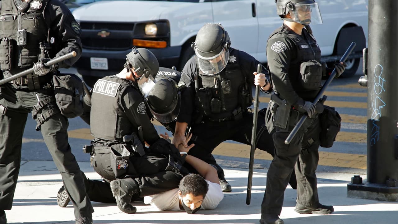 Grupo secreto en Facebook expone comentarios racistas de agentes y exoficiales de la Policía de San José