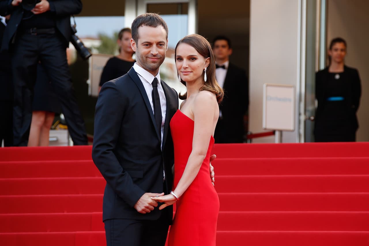 Natalie Portman conoció a su amado, el coreografo Benjamin Millepied cuando se encontraban filmando la película 'Black Swan', de 2011 y se casaron en 2012.
