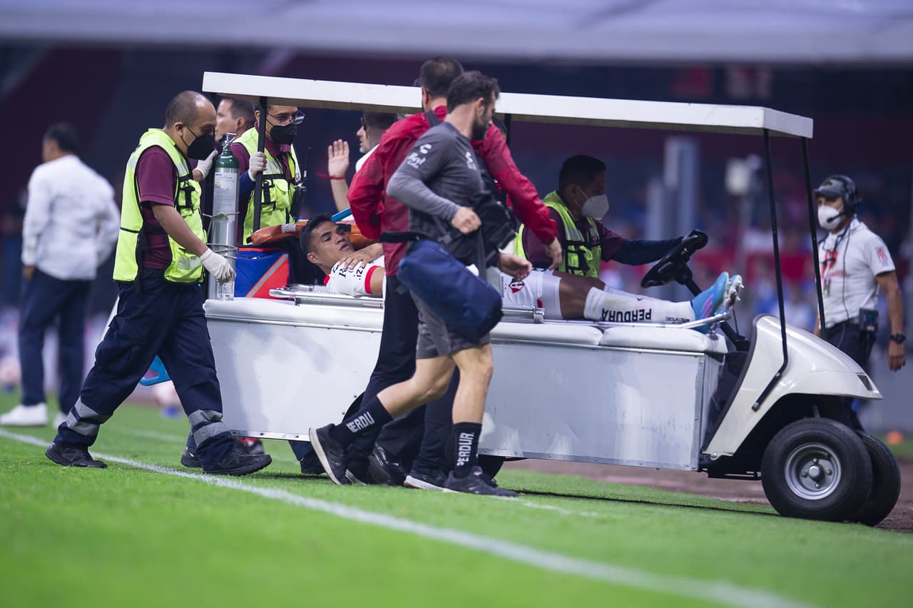 Cruz Azul sufrió pero logró derrotar al campeón que vio como le anulaban dos goles y terminó encima de los Cementeros.