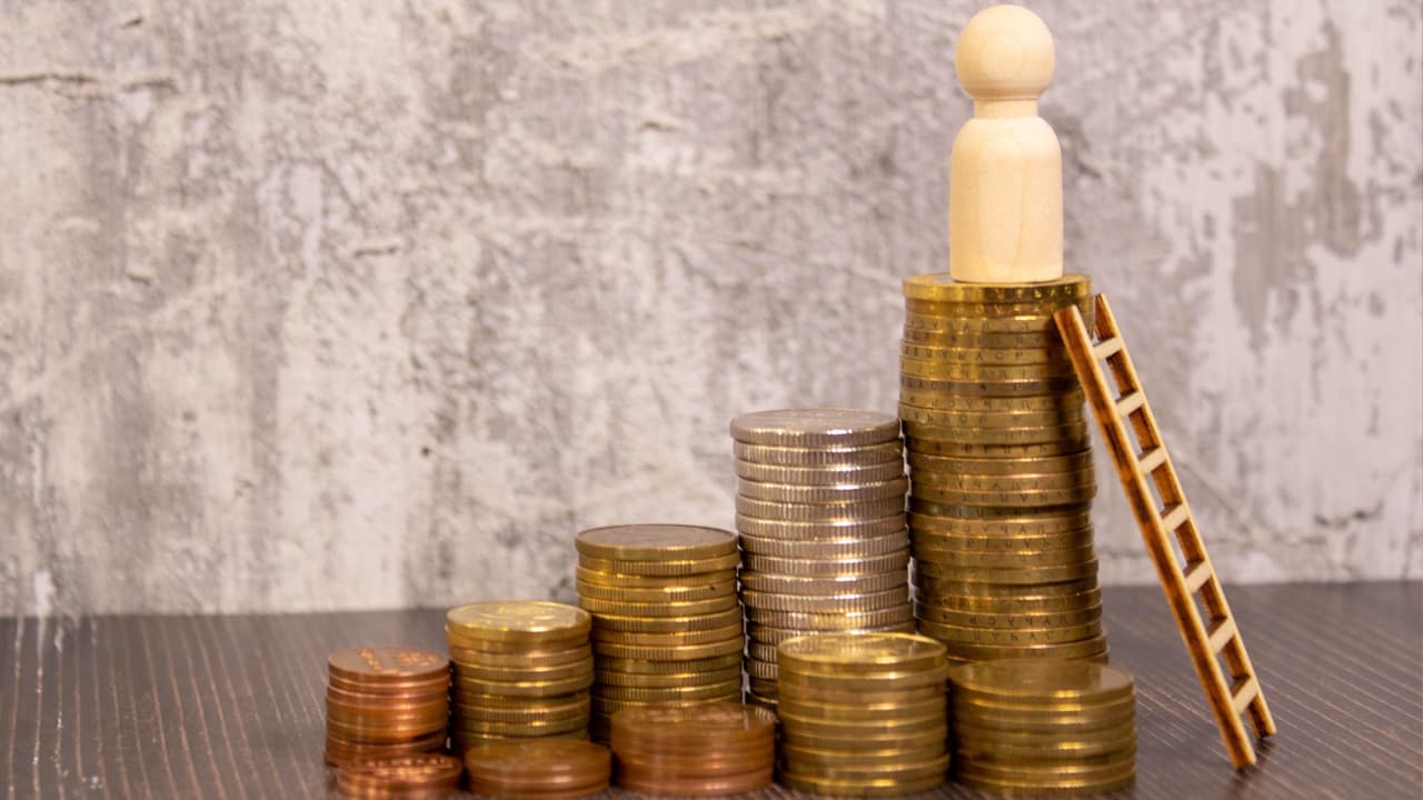 Comienza a invertir con poco dinero y entra al mundo de las finanzas de forma segura